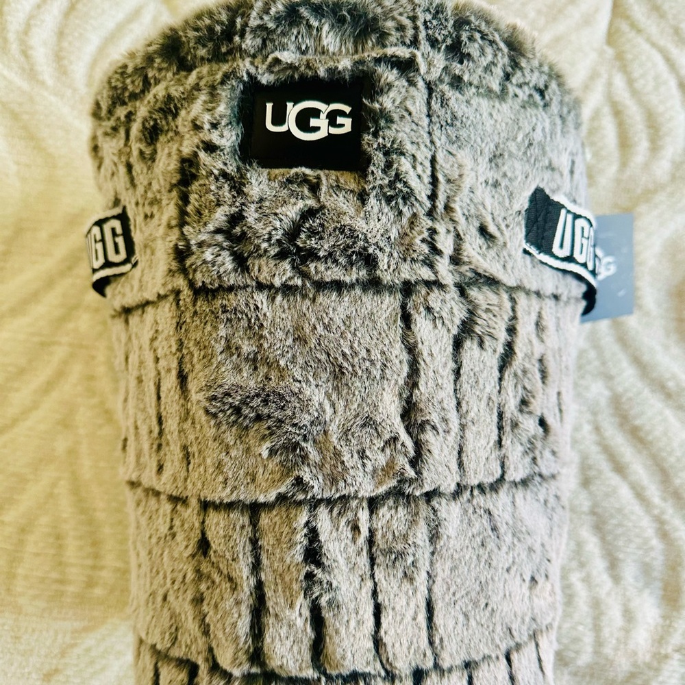 UGG New Soft Gray Cute Fur Bucket